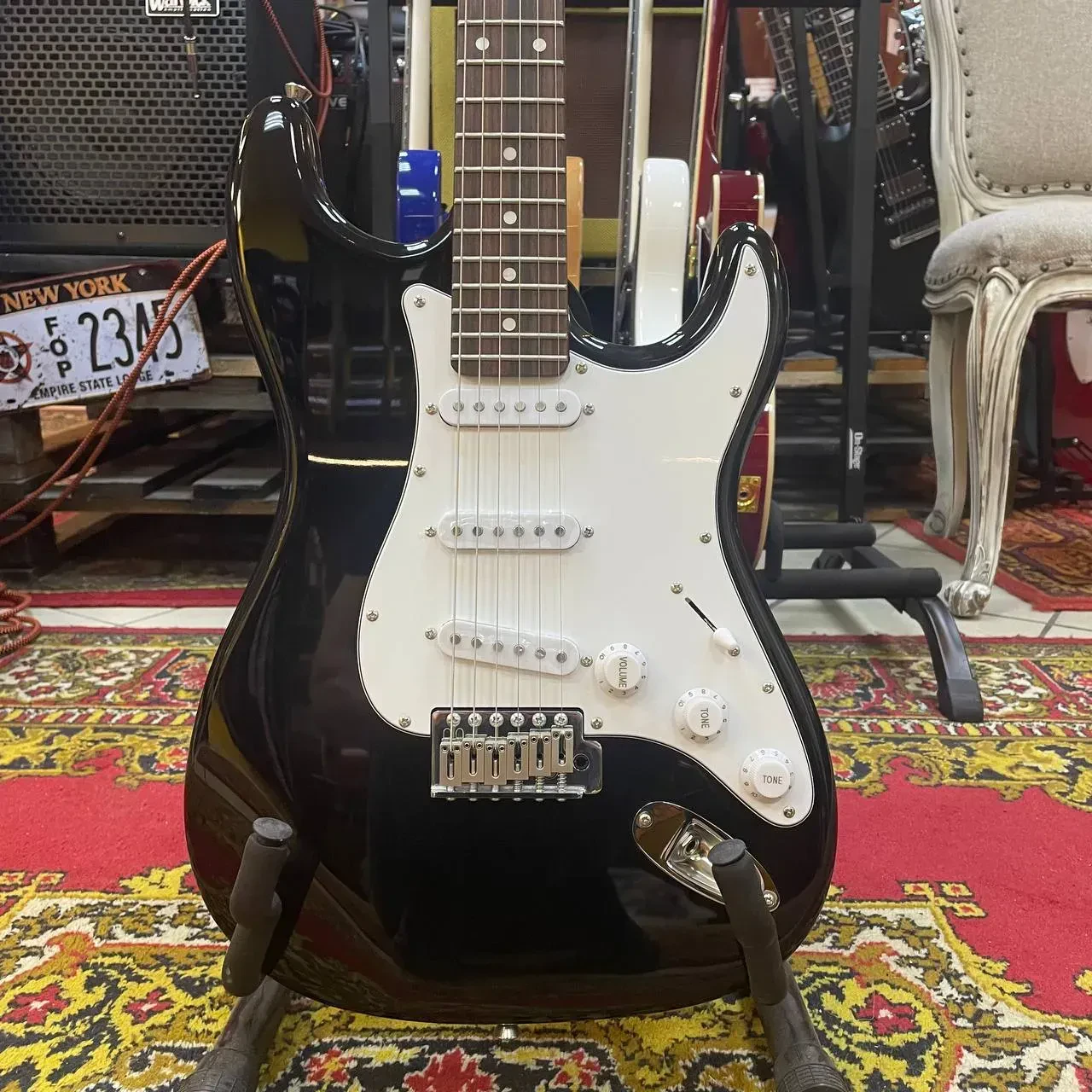Электрогитара DeMarco DMST Stratocaster SSS Black