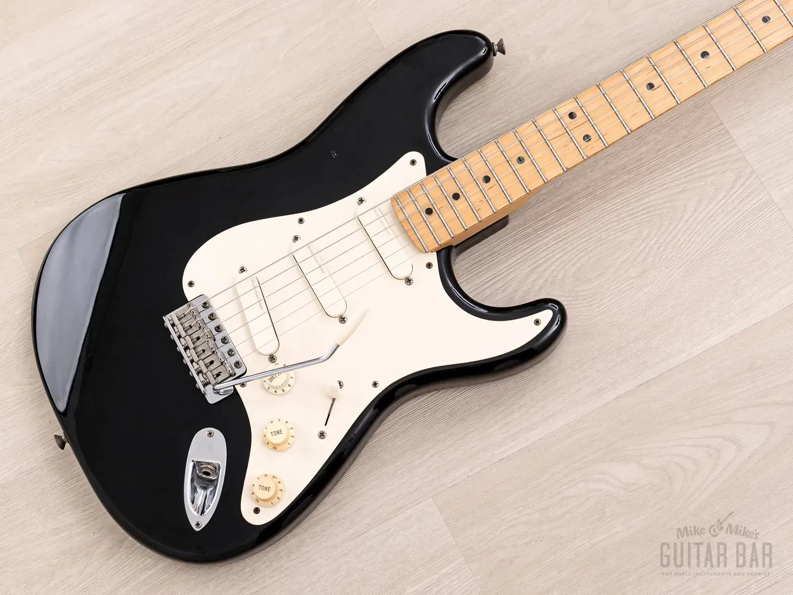 Б/У Электрогитара Fender Eric Clapton Artist Series Signature Stratocaster Blackie 1994 черный с кейсом