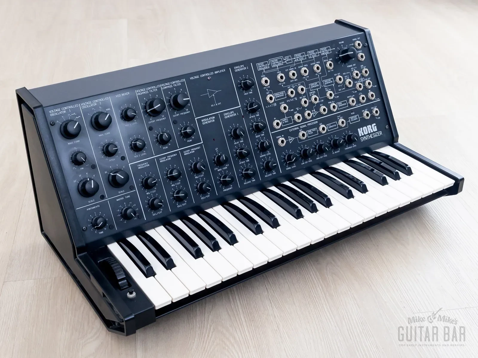 Б/У Синтезатор аналоговый Korg MS-20 винтажный, 1970s, после сервиса, с кейсом и документами