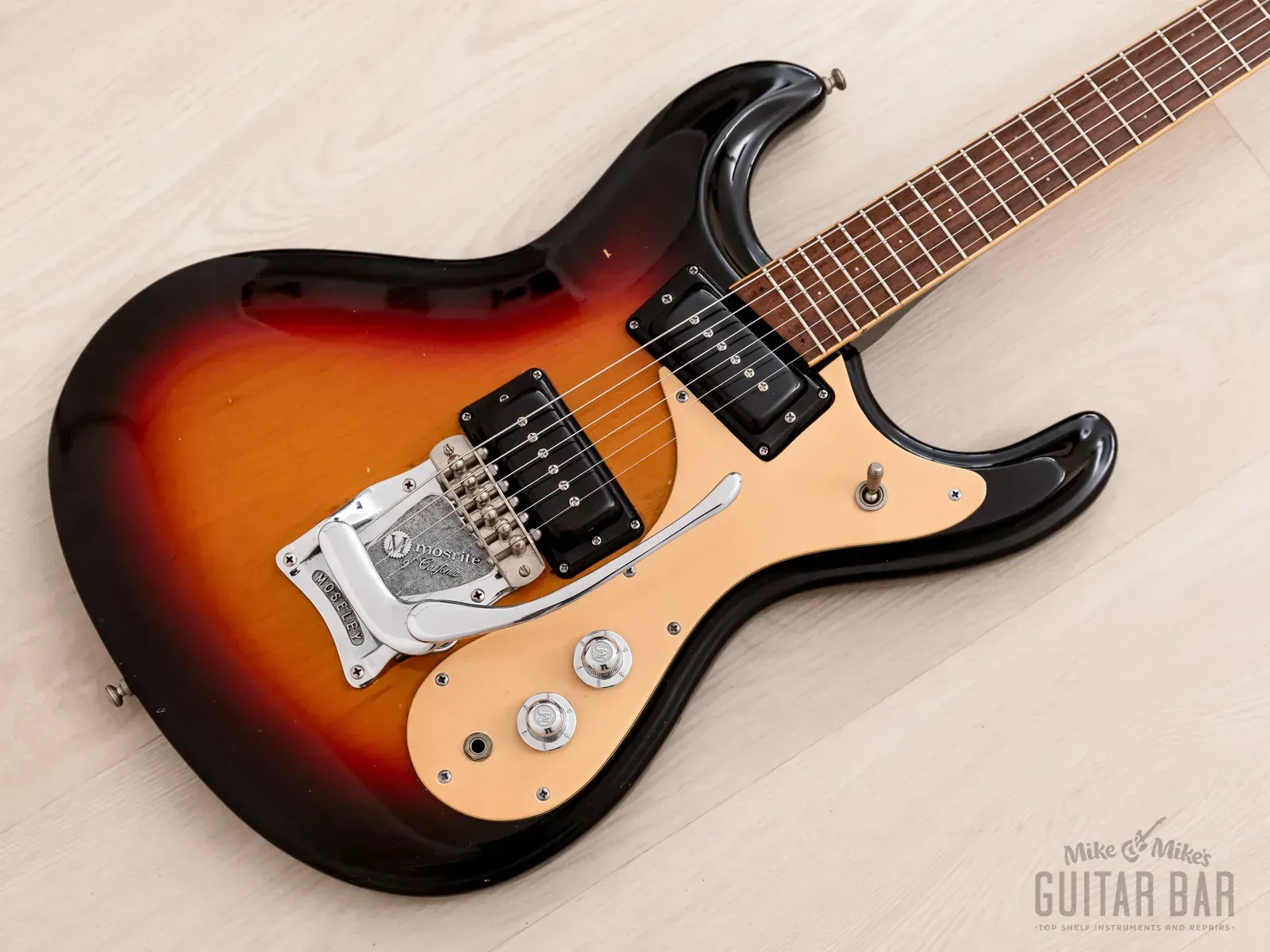 Б/У электрогитара Mosrite Ventures Model 1978 санберст, с вибрато Moseley, с кейсом