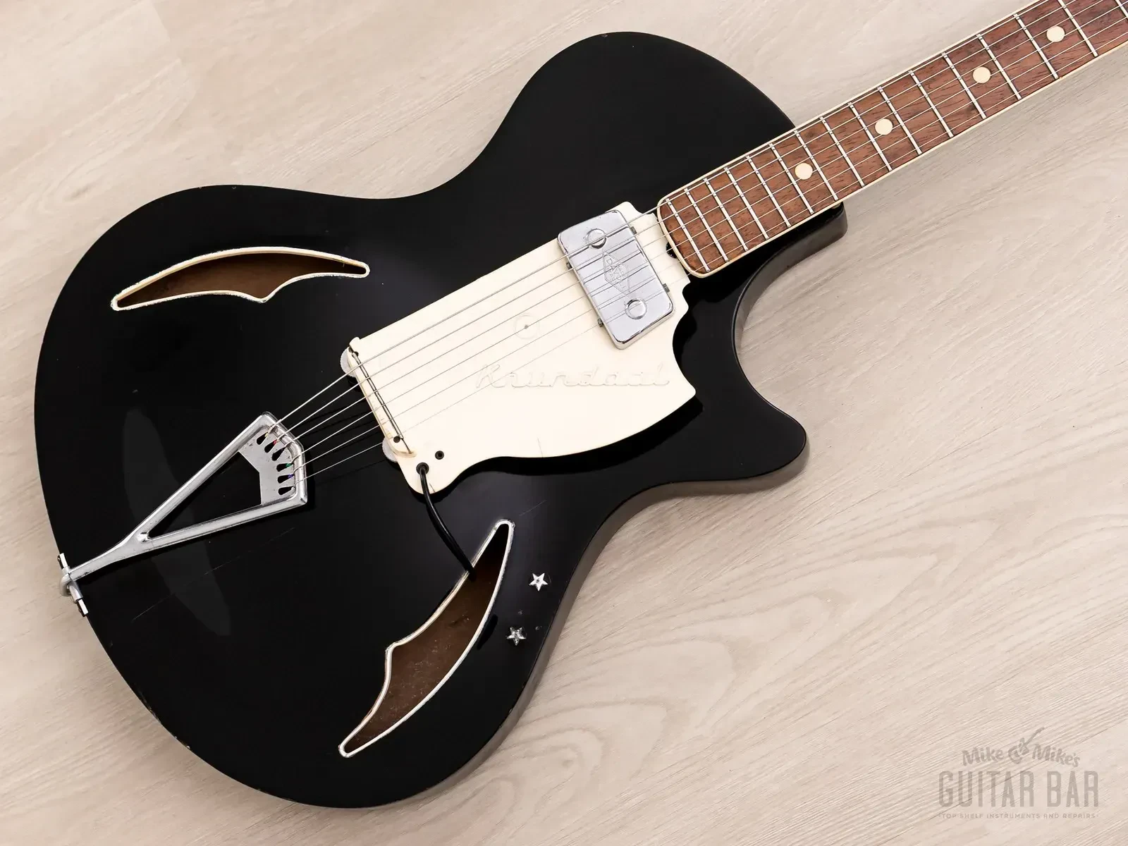 Б/У Полуакустическая электрогитара Wandre Blue Jeans 1960 алюминиевый гриф с кейсом