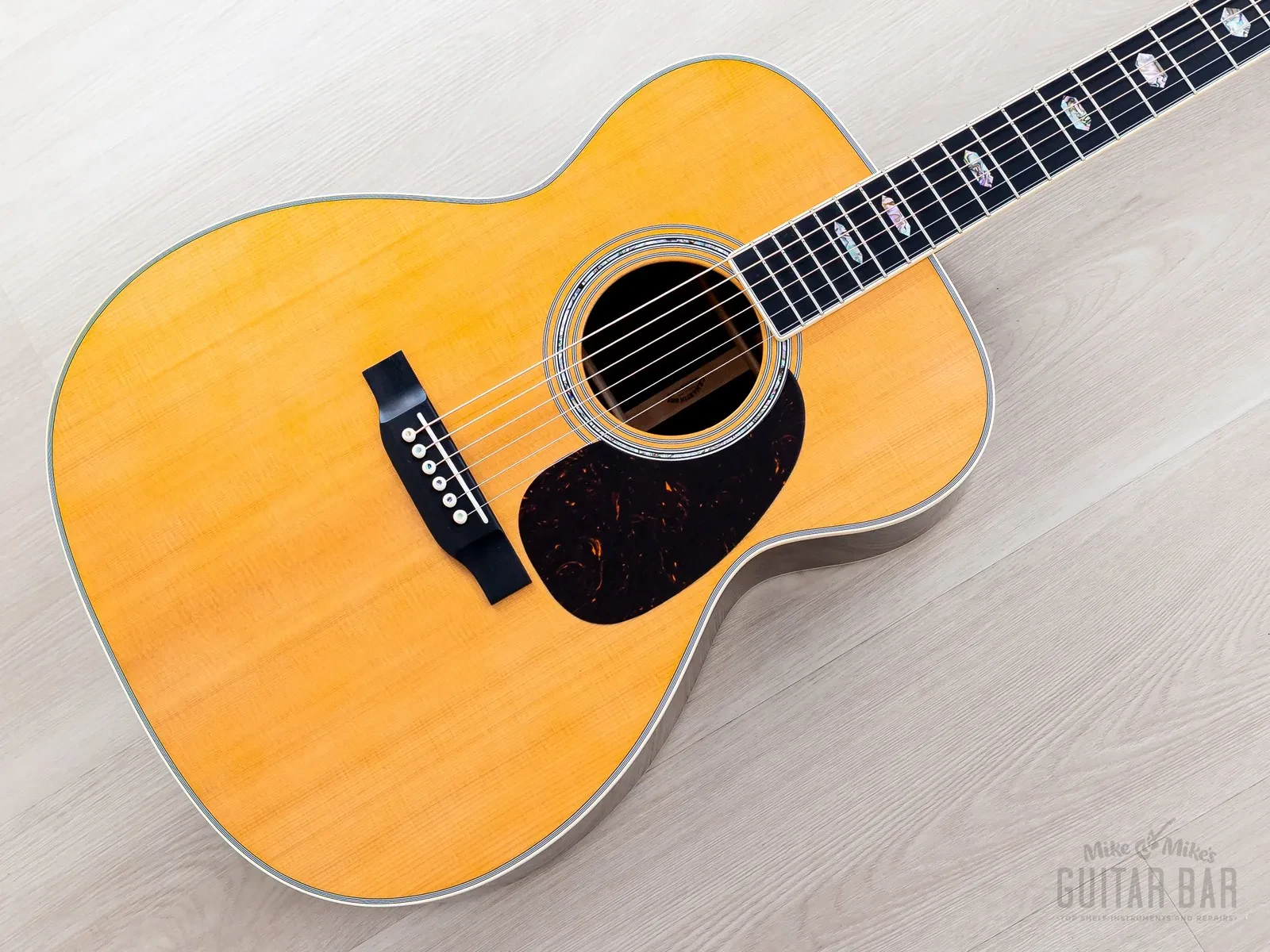 Б/У Акустическая гитара Martin Guitars J-40 Standard Series Aging Toner с кейсом