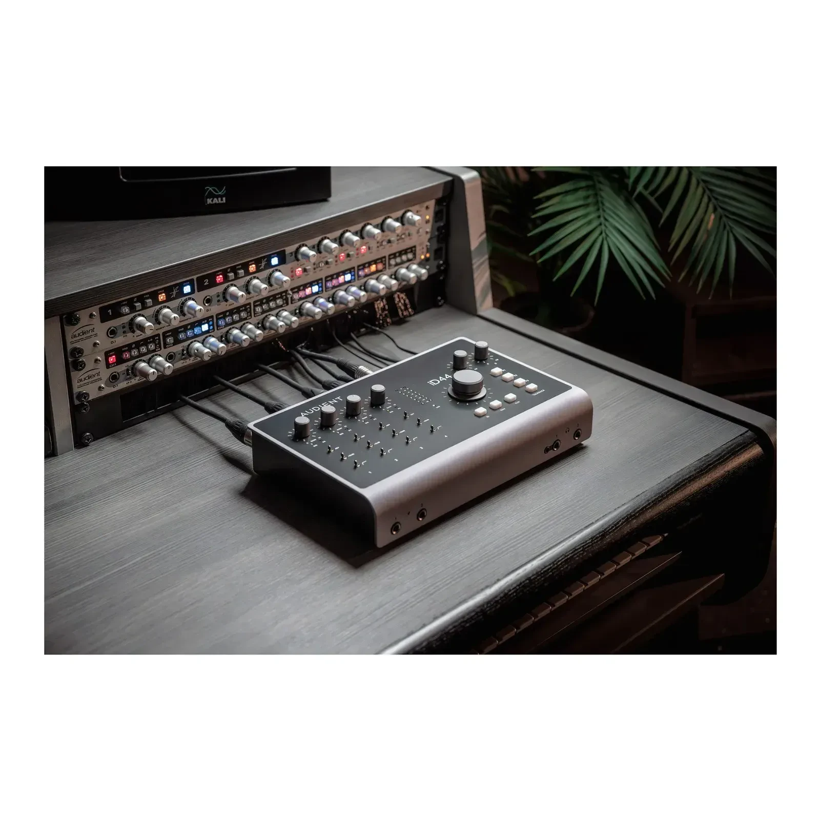 Изображение №12