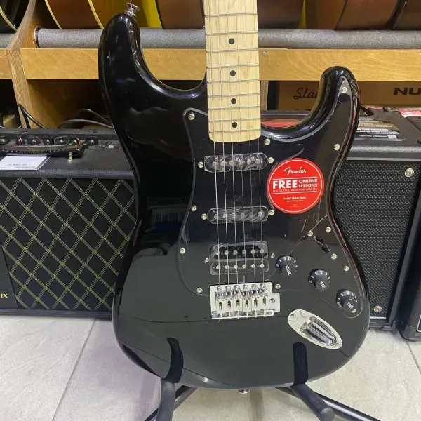 Squier by Fender Sonic Stratocaster HSS Maple FB Black купить в