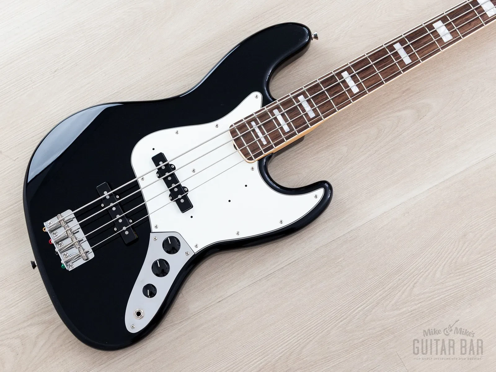 2024 Fender Heritage Late 60s Jazz Bass Limited Edition Black Lacquer, Japan MIJ