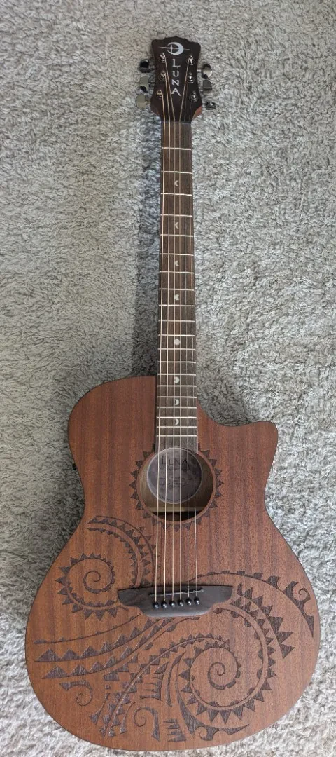 Электроакустическая гитара Luna Guitars GYPTATMAHGC Gypsy Tattoo Mahogany Grand Concert Natural