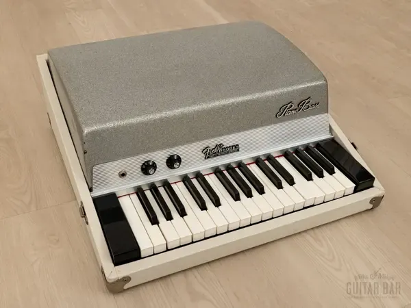 Синтезатор 1970s Fender Rhodes Piano Bass Silver Sparkle Top, Serviced w/ White Tolex