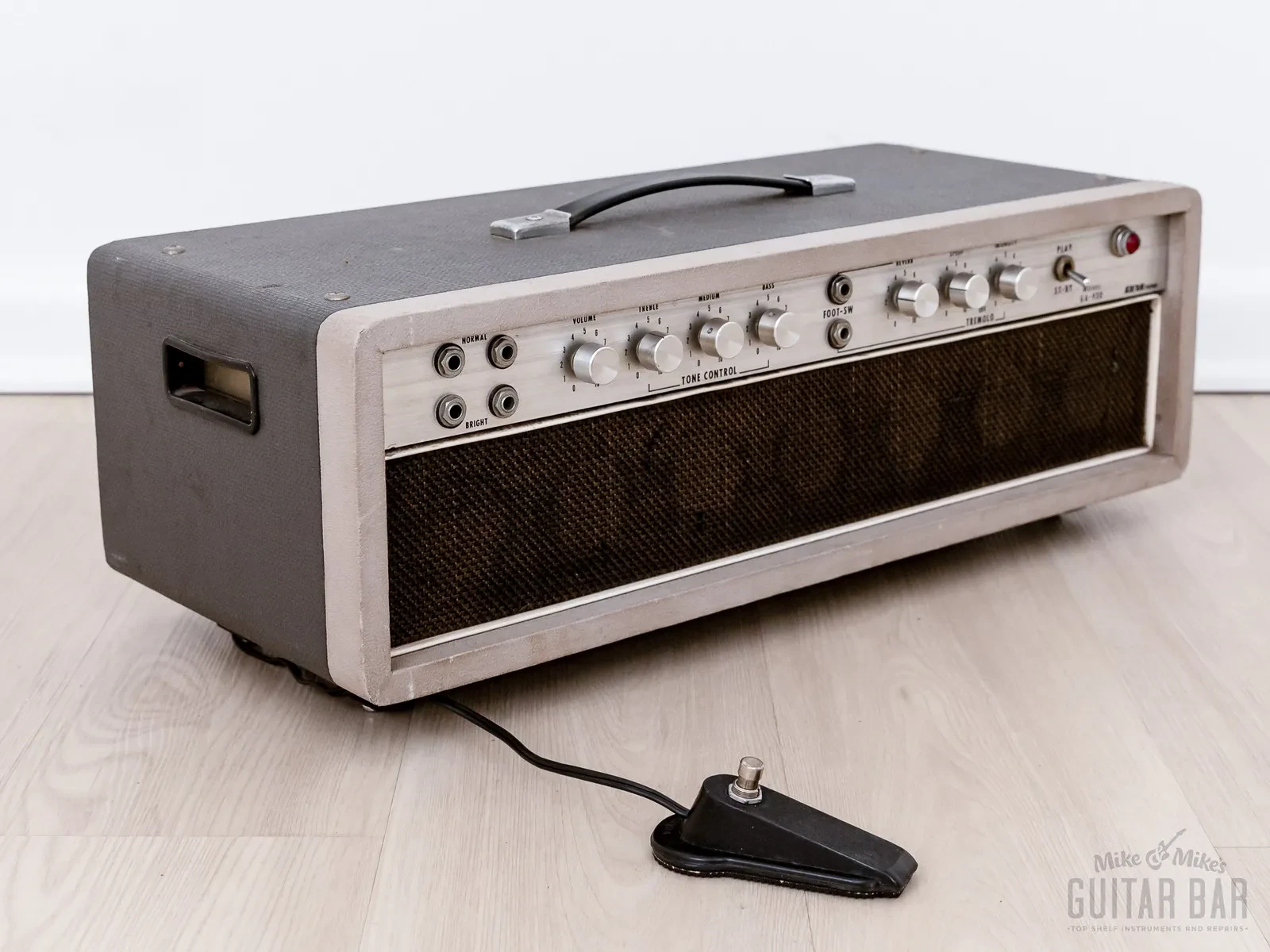 Б/У Усилитель для электрогитары Guyatone GA-930 ламповый, 6L6