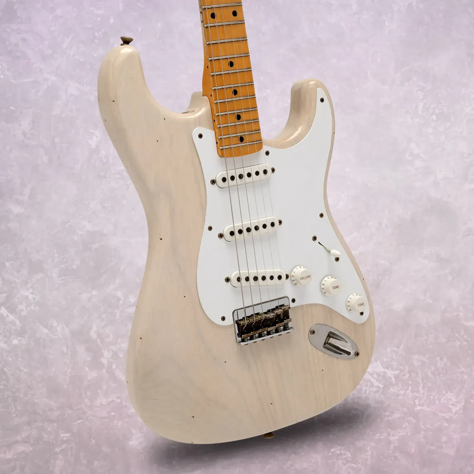 Электрогитара Fender Limited Edition 1954 Hardtail Strat Journeyman Relic белый блонд