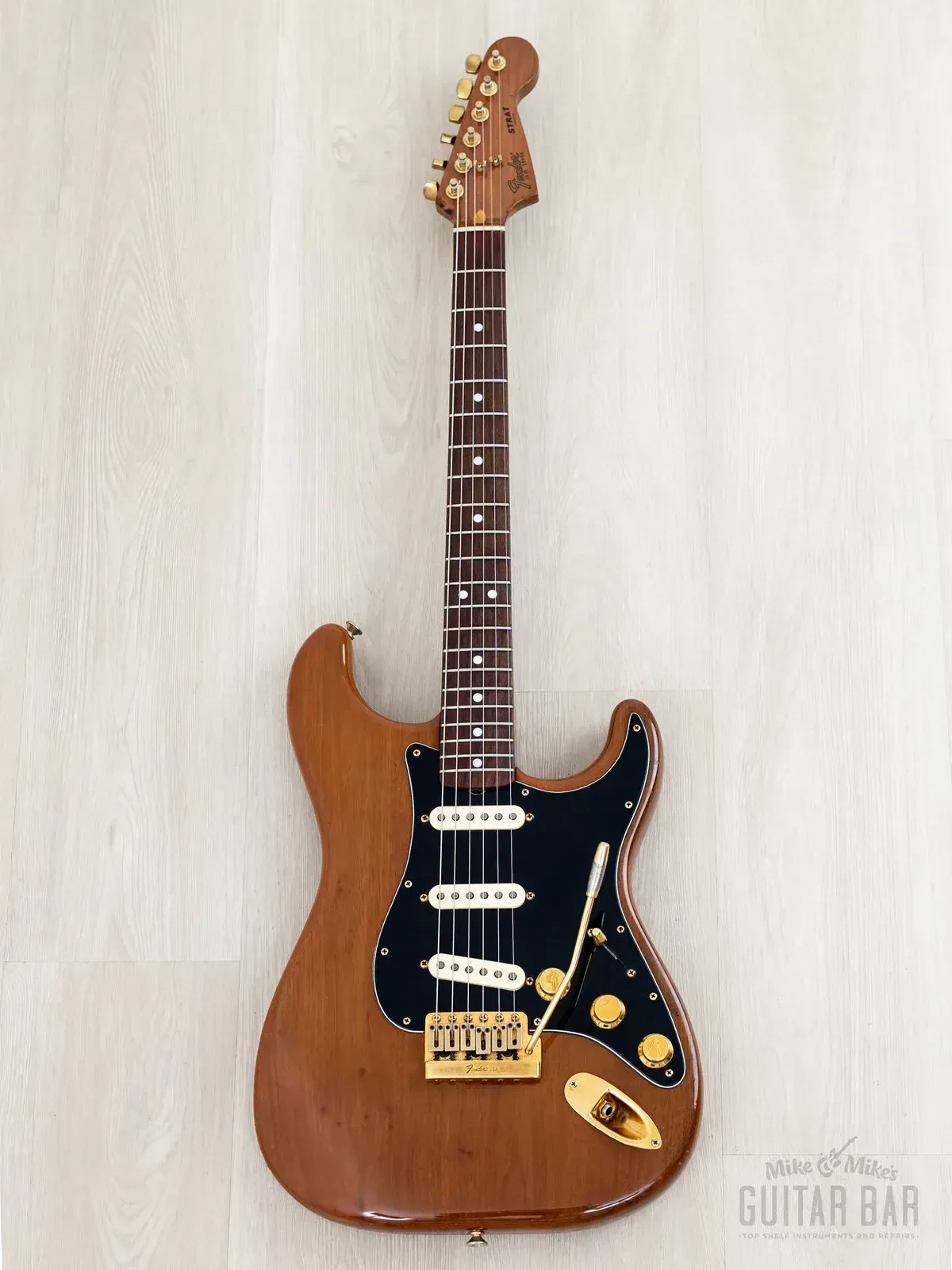 Электрогитара Fender Stratocaster The Strat SSS Walnut w/case USA 1981