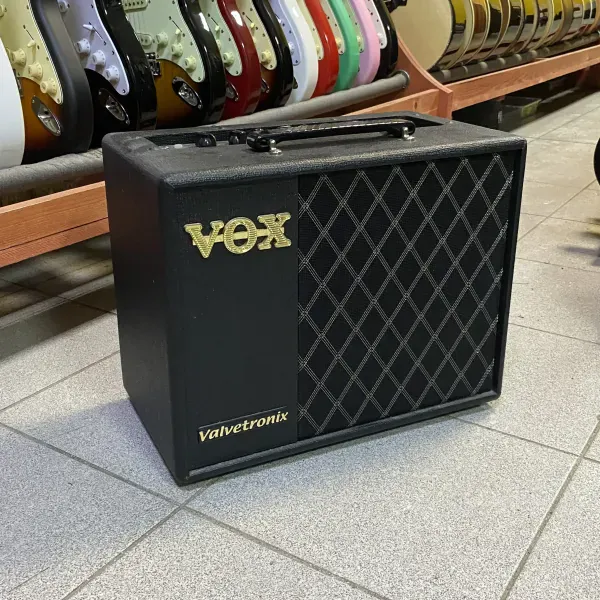 Комбоусилитель для электрогитары VOX VT20X black Vietnam 2020's