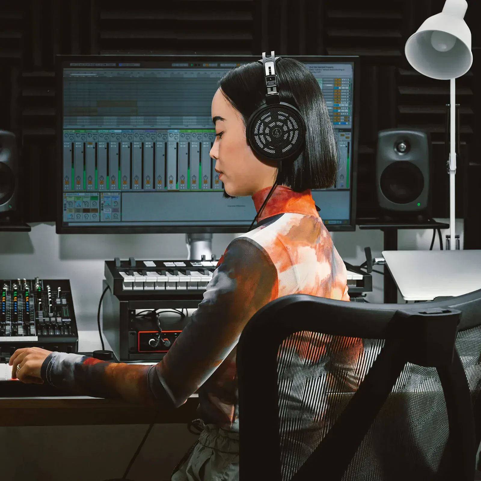 Изображение №12