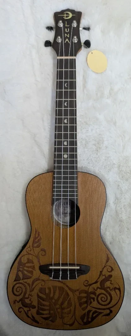 Luna Guitars Luna UKE-MO-CDR Mo'o Cedar Concert Ukulele with Electronics + Gig Bag