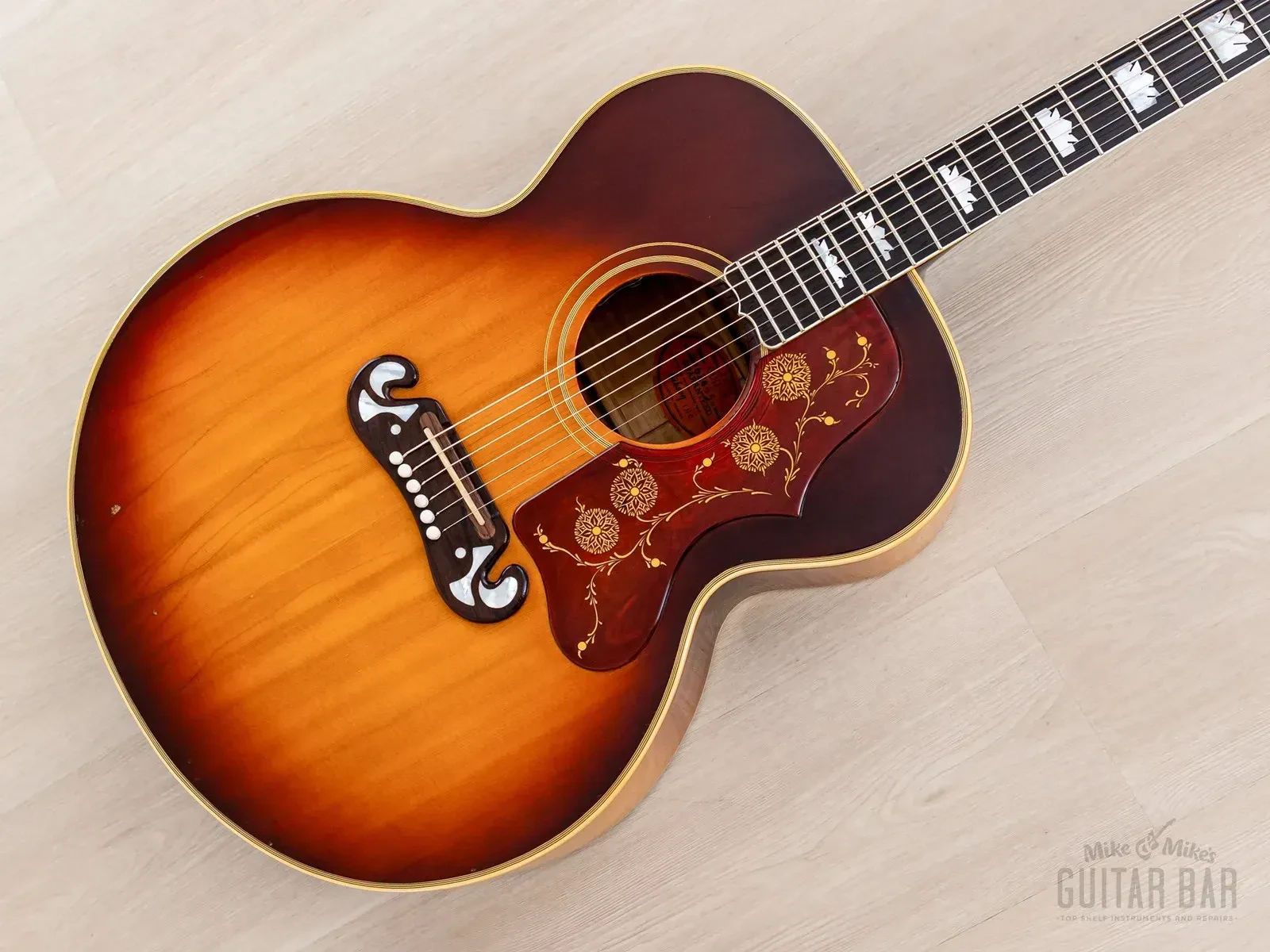 Б/У Акустическая гитара Gibson J-200 Jumbo, Cherry Sunburst, 1963, с кейсом