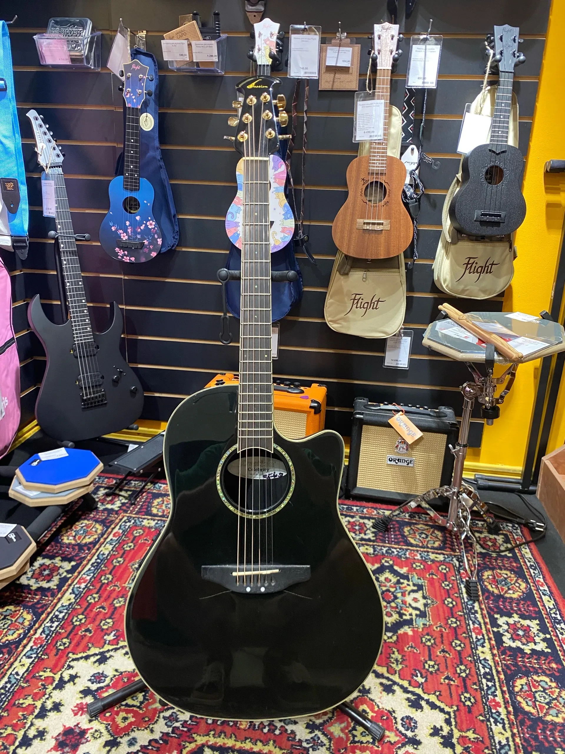 Электроакустическая гитара Ovation Celebrity CC24S Black China 2000's