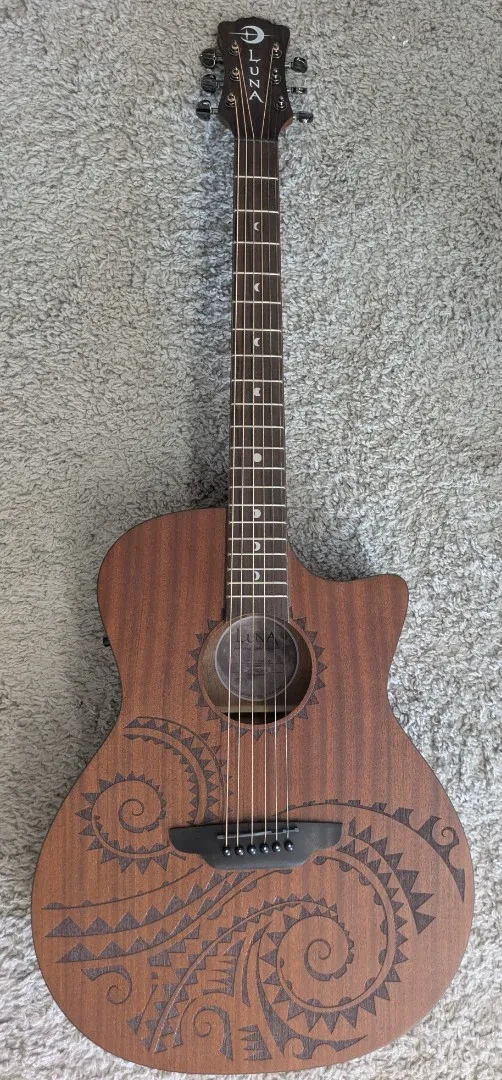 Электроакустическая гитара Luna Guitars GYPTATMAHGC Gypsy Tattoo Mahogany Grand Concert Natural