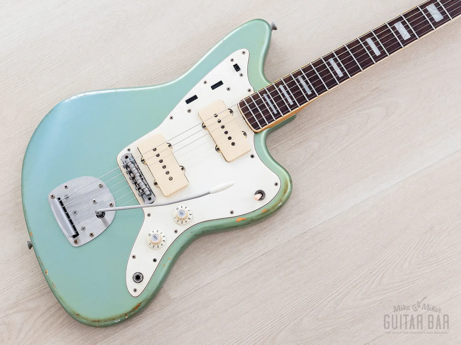 Б/У Электрогитара Danocaster Offset 2020 Ледяной синий, блоки и окантовка, Mastery & StayTrem, с кейсом