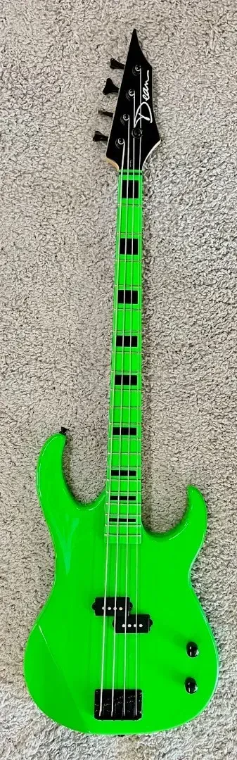 Бас-гитара Dean Guitars CZONE BASS NG Custom Zone Nuclear Green