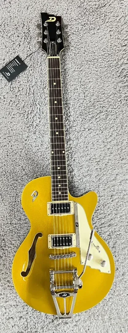 New Duesenberg Starplayer TV Gold Top Electric Guitar in hardshell case