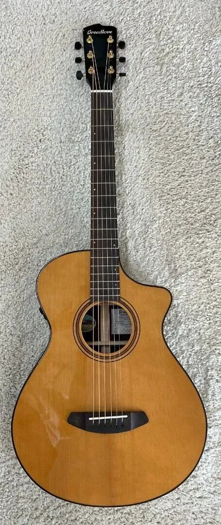 Электроакустическая гитара Breedlove Performer Pro Concertina CE Aged Toner