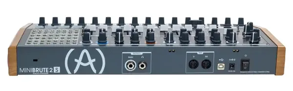 Аналоговый синтезатор Arturia MiniBrute 2S