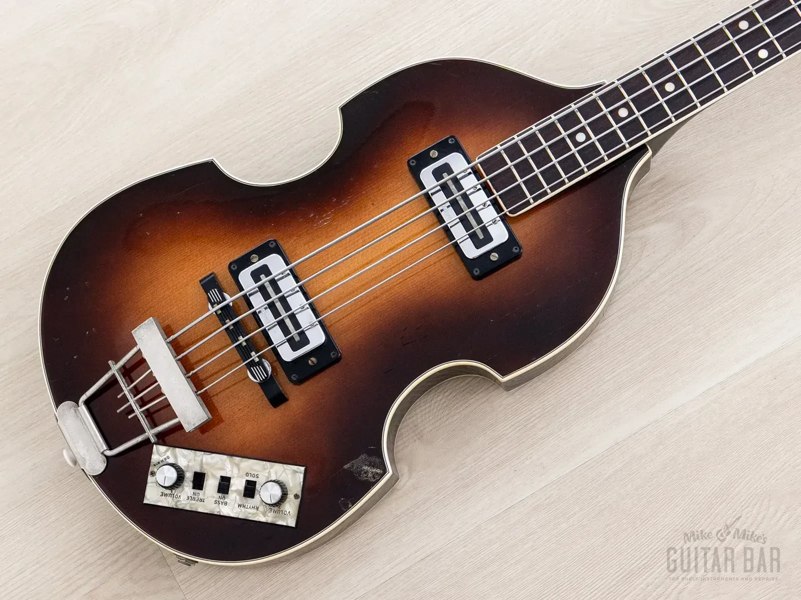 Б/У бас-гитара Hofner 500/1 Violin Bass 1974, blade pickups, с кейсом
