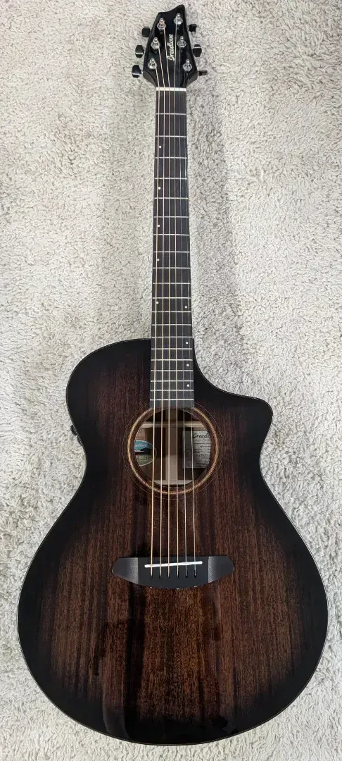 Breedlove Wildwood Pro Concert CE Acoustic Electric Guitar, Suede finish