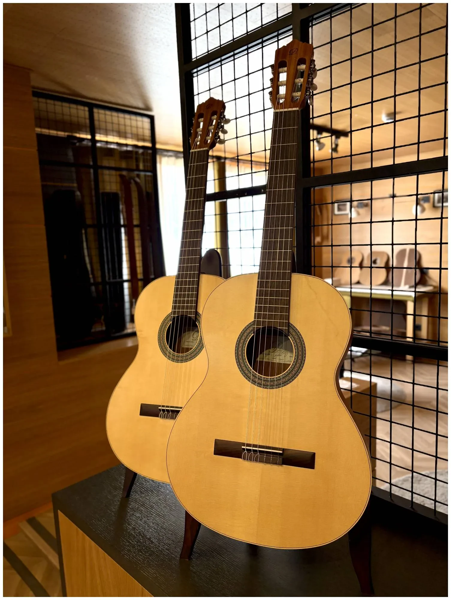 Классическая гитара PEREZ 600 Spruce Caramelo 4/4 карамельный