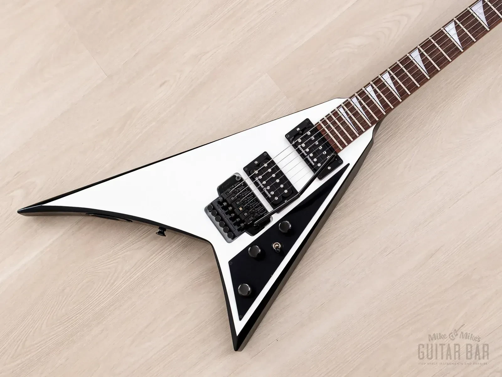 Б/У электрогитара Jackson Stars Randy Rhoads RR-J2 Neck-Through Flying V со звукоснимателями Seymour Duncan (2000)