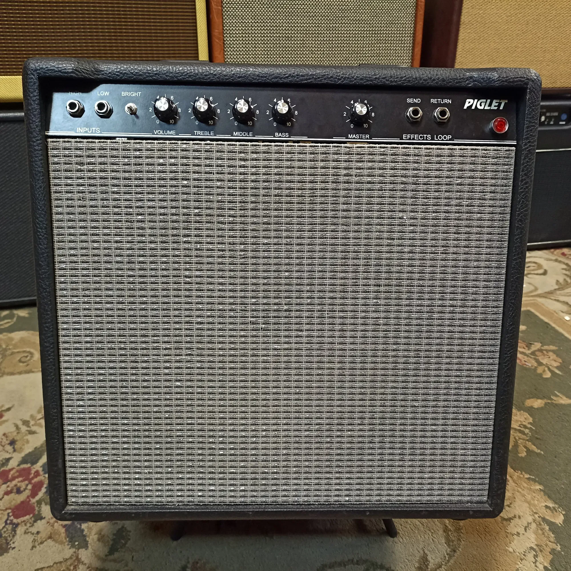 Комбоусилитель для электрогитары SOVTEK PIGLET Black Russia 2022