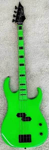 Бас-гитара Dean Guitars Custom Zone Nuclear Green