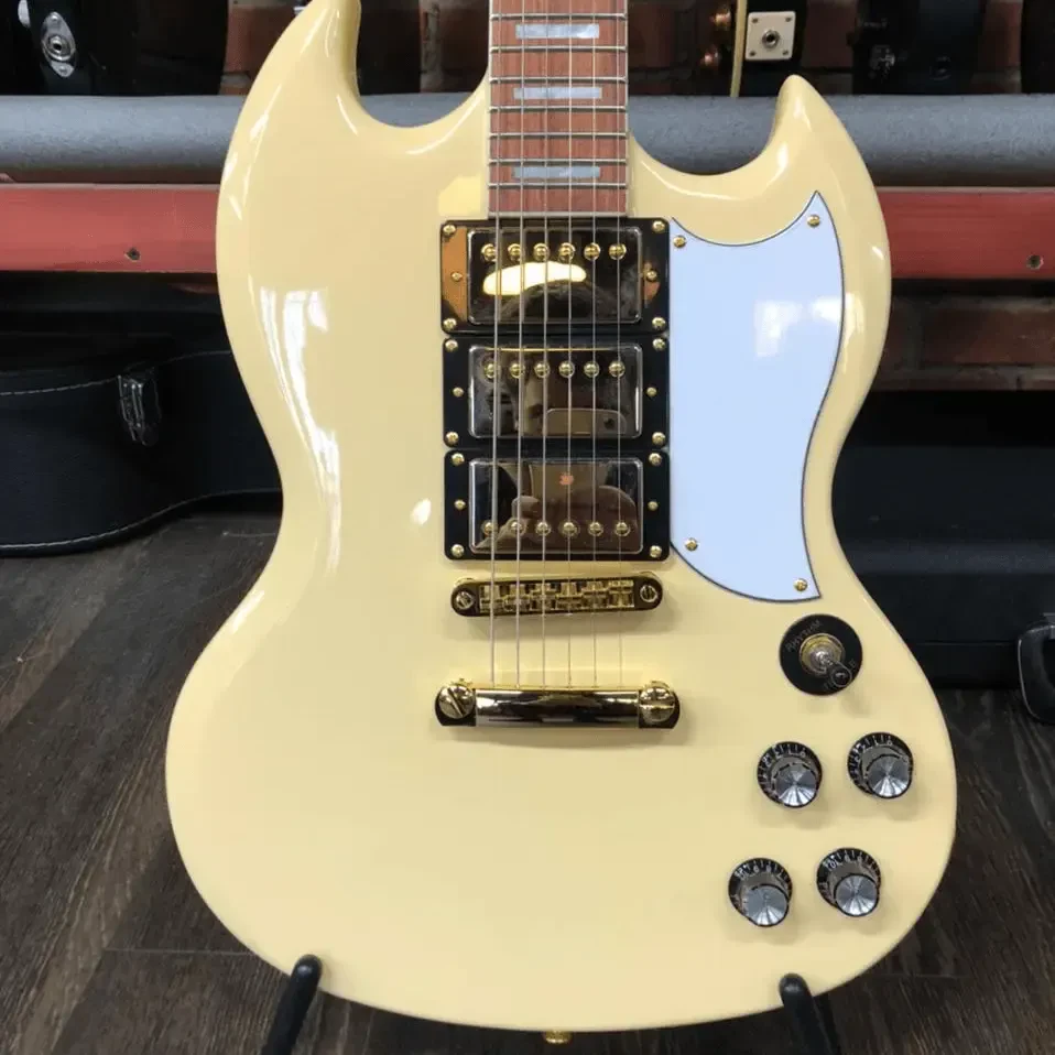 Электрогитара Harley Benton Deluxe DC-600 HHH Cream China 2010s