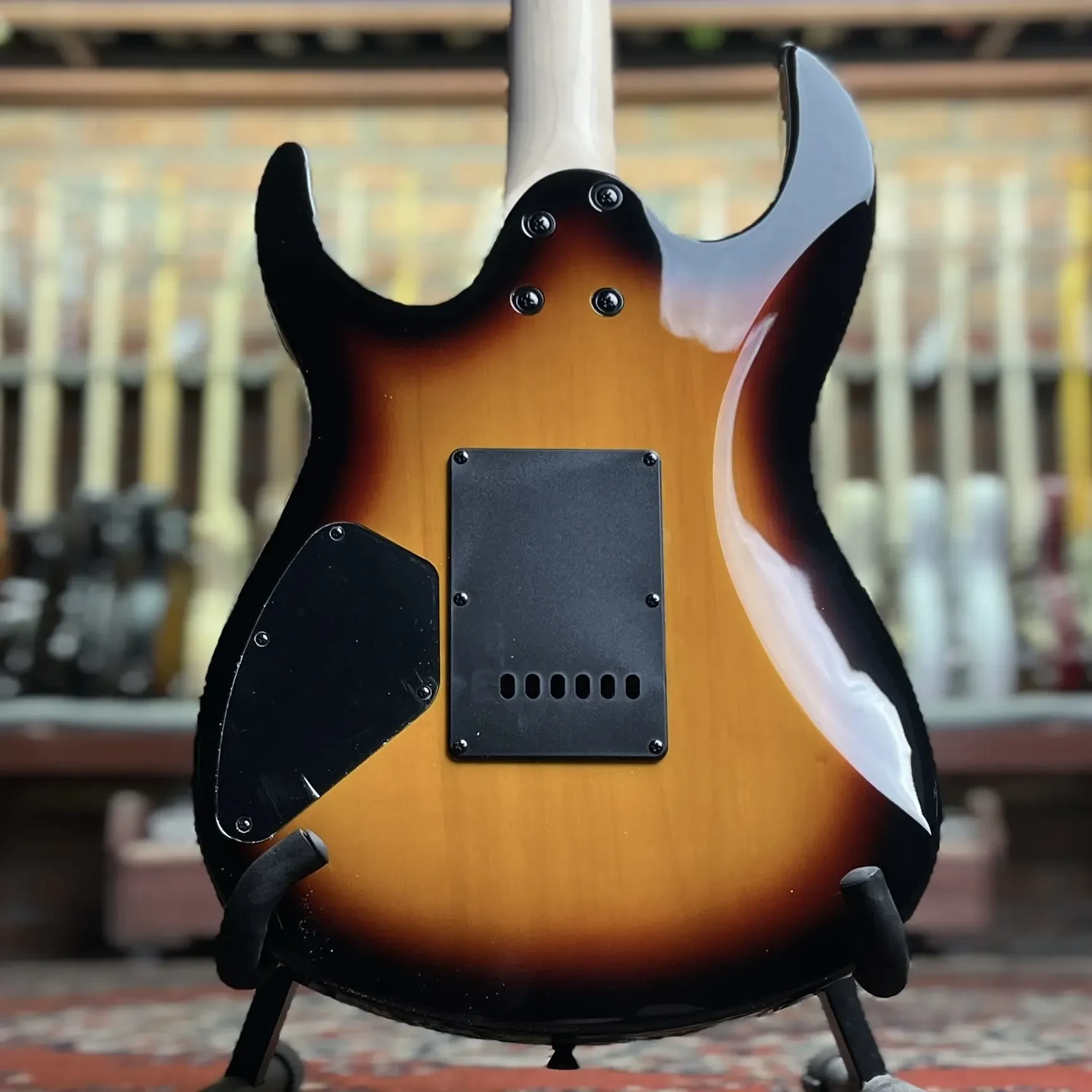 Изображение №4