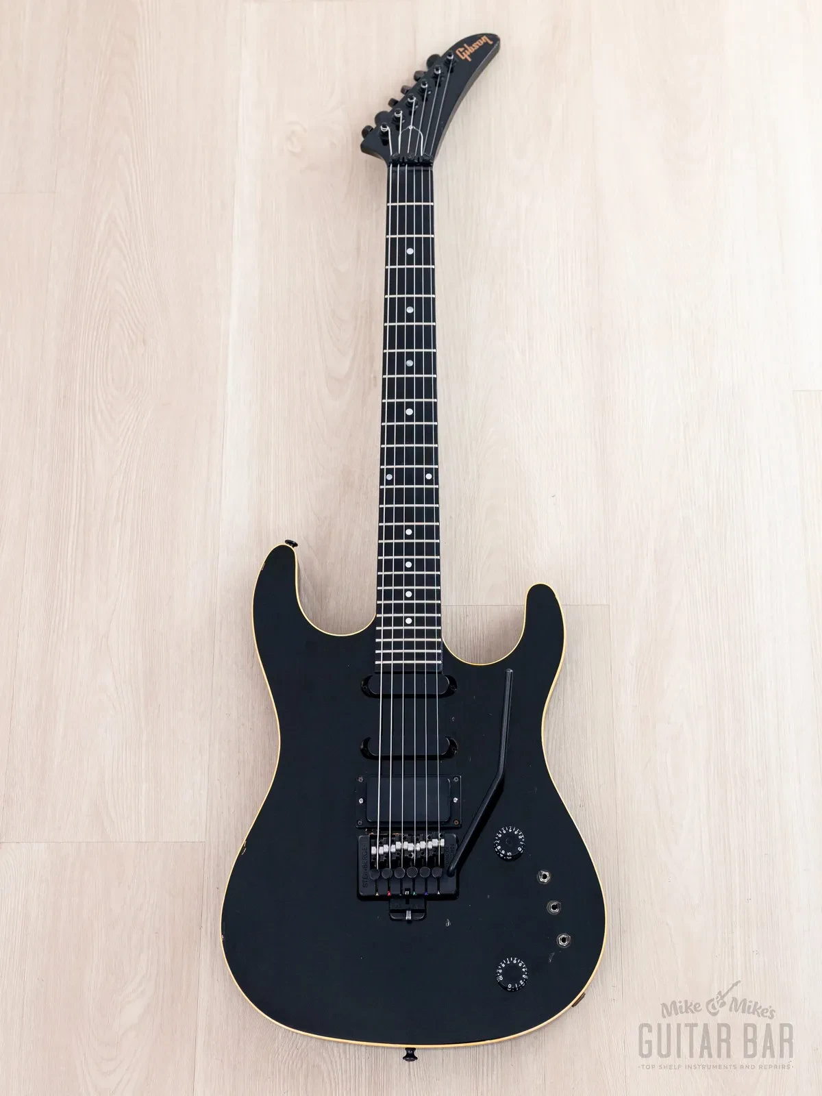 Электрогитара Gibson U-2 Superstrat SSH Ebony w/case USA 1988