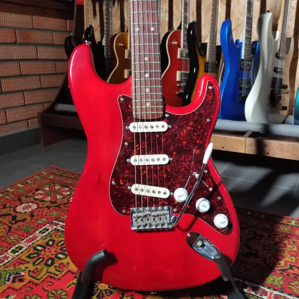 Электрогитара Fernandes FST Limited Edition SSS Red Japan 1980s