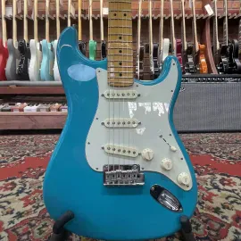 Электрогитара Fender American Professional II Stratocaster Maple FB Miami Blue S-S-S 2020 USA W/Case