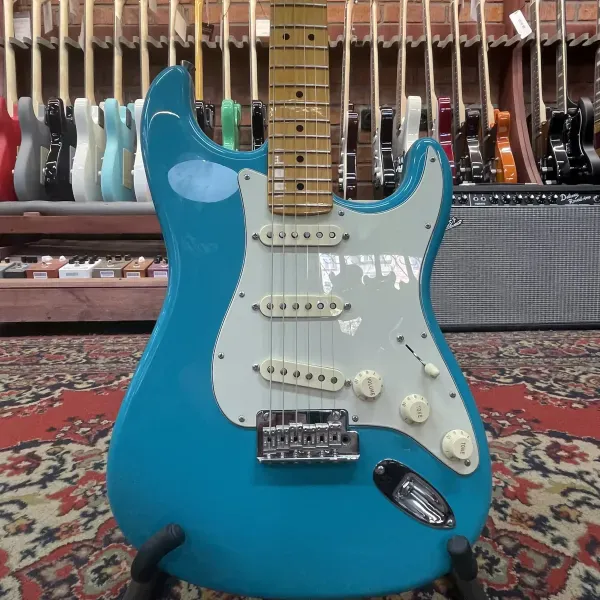 Электрогитара Fender American Professional II Stratocaster Maple FB Miami Blue S-S-S 2023 USA W/Case