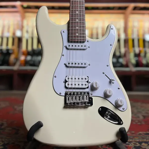 Электрогитара DeMarco DMST Stratocaster HSS White