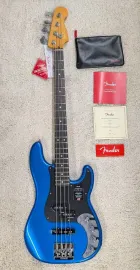 Fender American Ultra II Precision Bass®, Ebony Fingerboard, Noble Blue + HS Ca