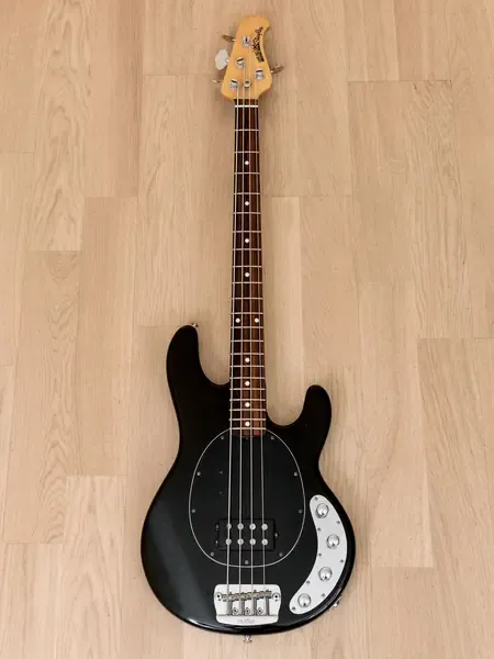 Бас-гитара Music Man StingRay 4 H Black 2000 USA w/Case