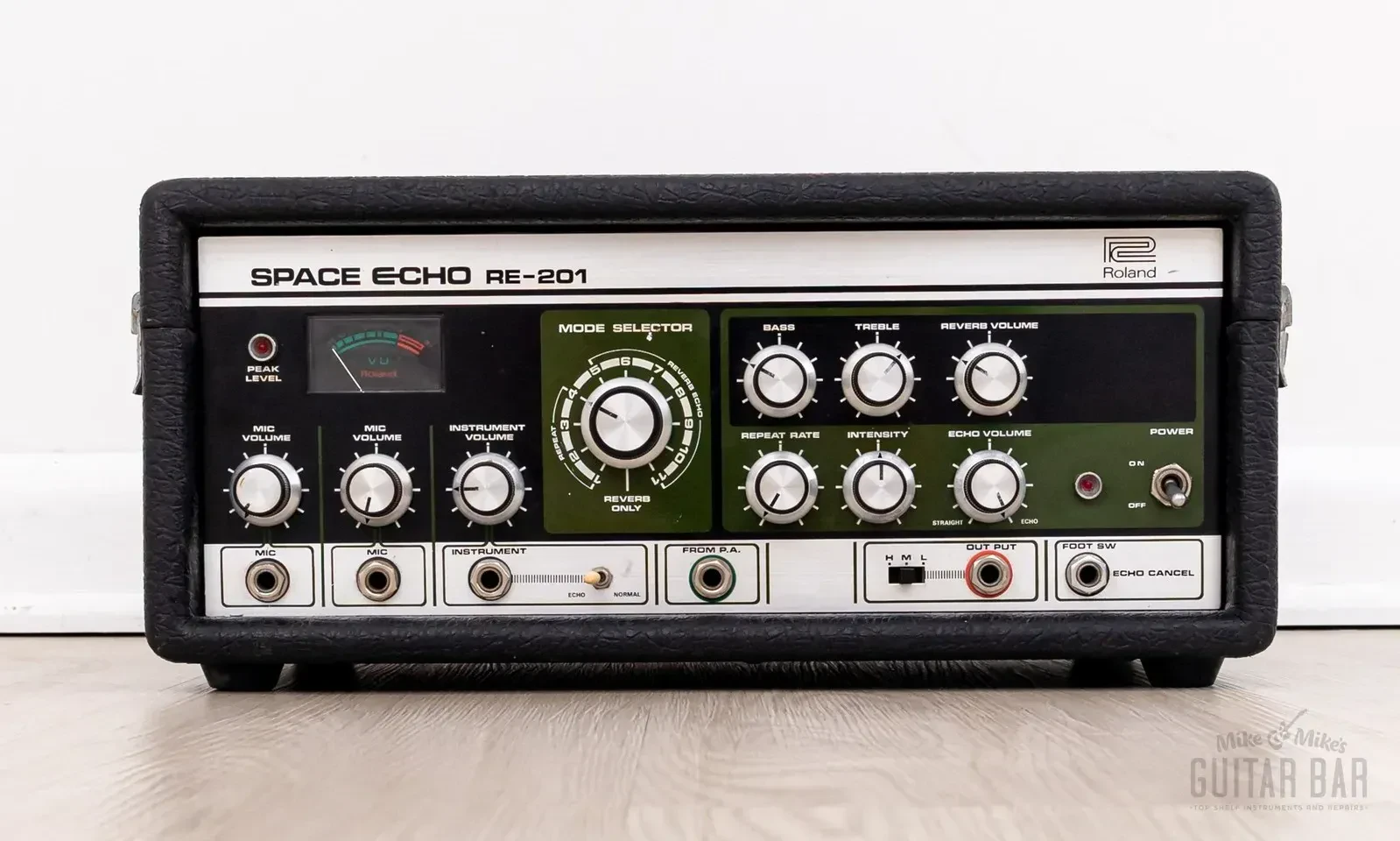 Процессор эффектов Roland Space Echo RE-201 Analog Tape Delay Japan 1979