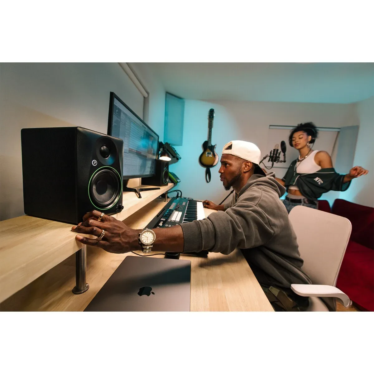 Изображение №11