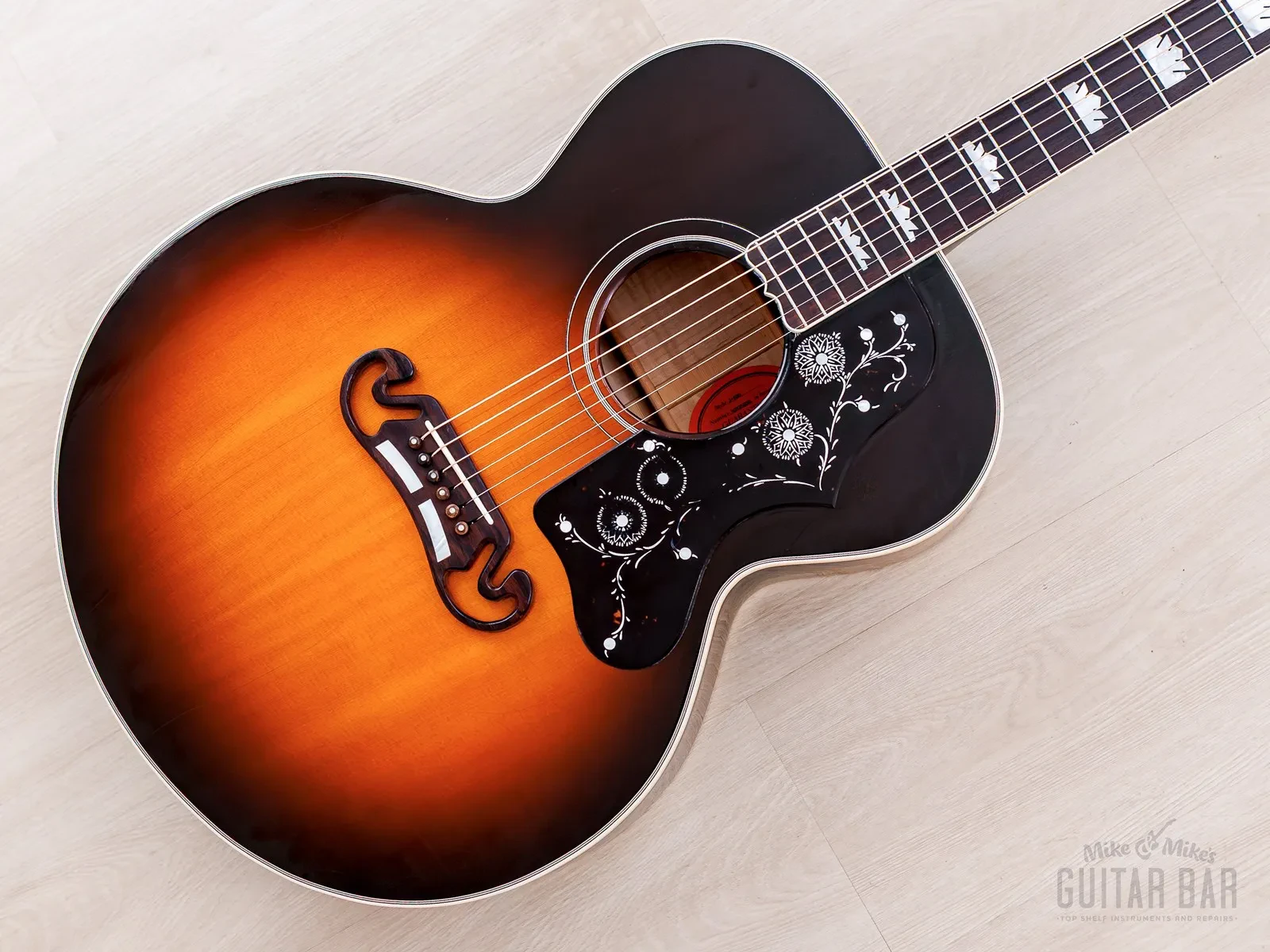 Б/У Акустическая гитара Gibson J-200 Jumbo винтажный санберст, фигурный клён, 1995, с кейсом