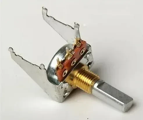 Потенциометр для гитары Fender 002-7947-049 100 кОм, кривая 30C, D-shaft, snap-in, металл