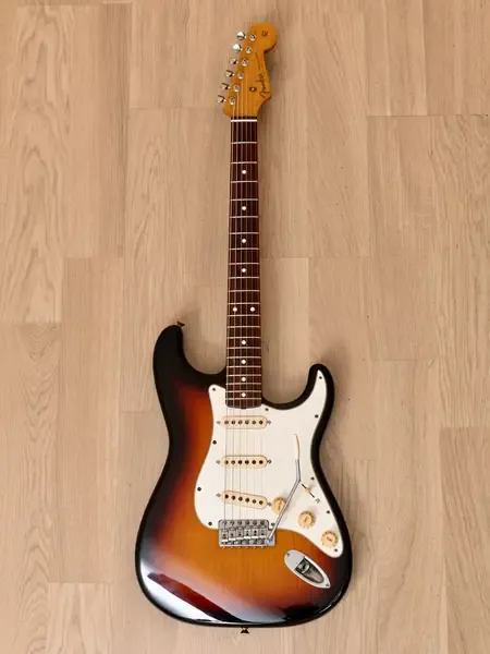 Электрогитара Fender Extrad Custom Edition '62 Stratocaster SSS Sunburst Lacquer w/gigbag Japan 1989