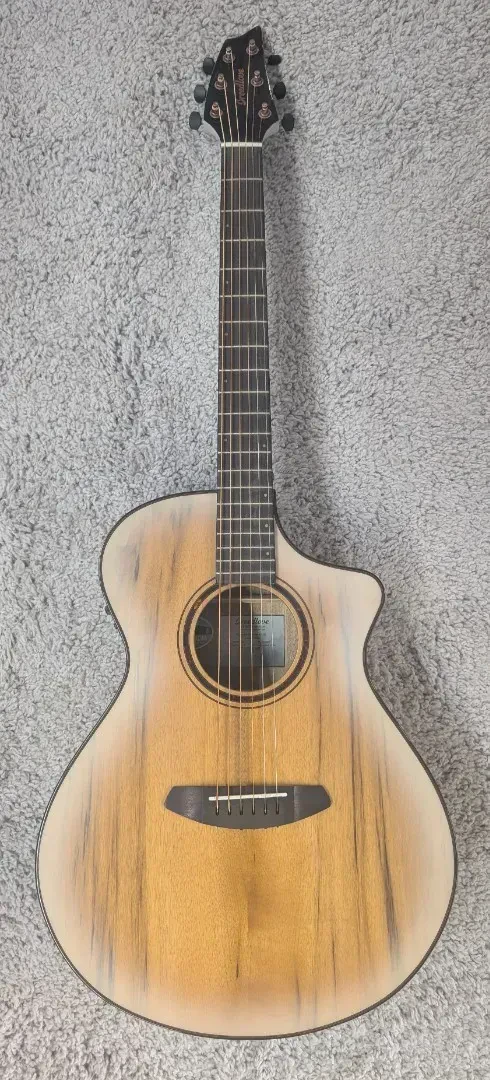 Б/У Электроакустическая гитара Breedlove Pursuit Exotic S Concert CE White Sand