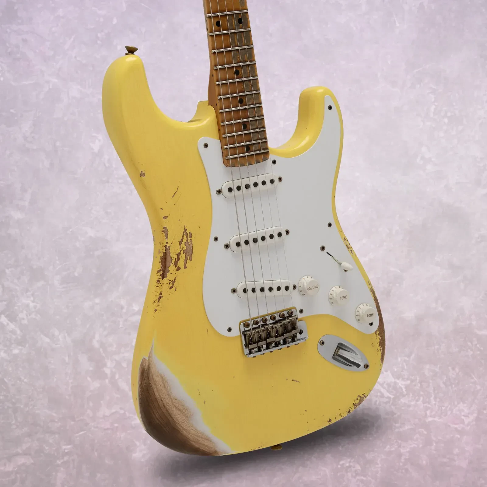 Fender Limited Edition 1954 Stratocaster Guitar Super Faded Aged Canary Yellow