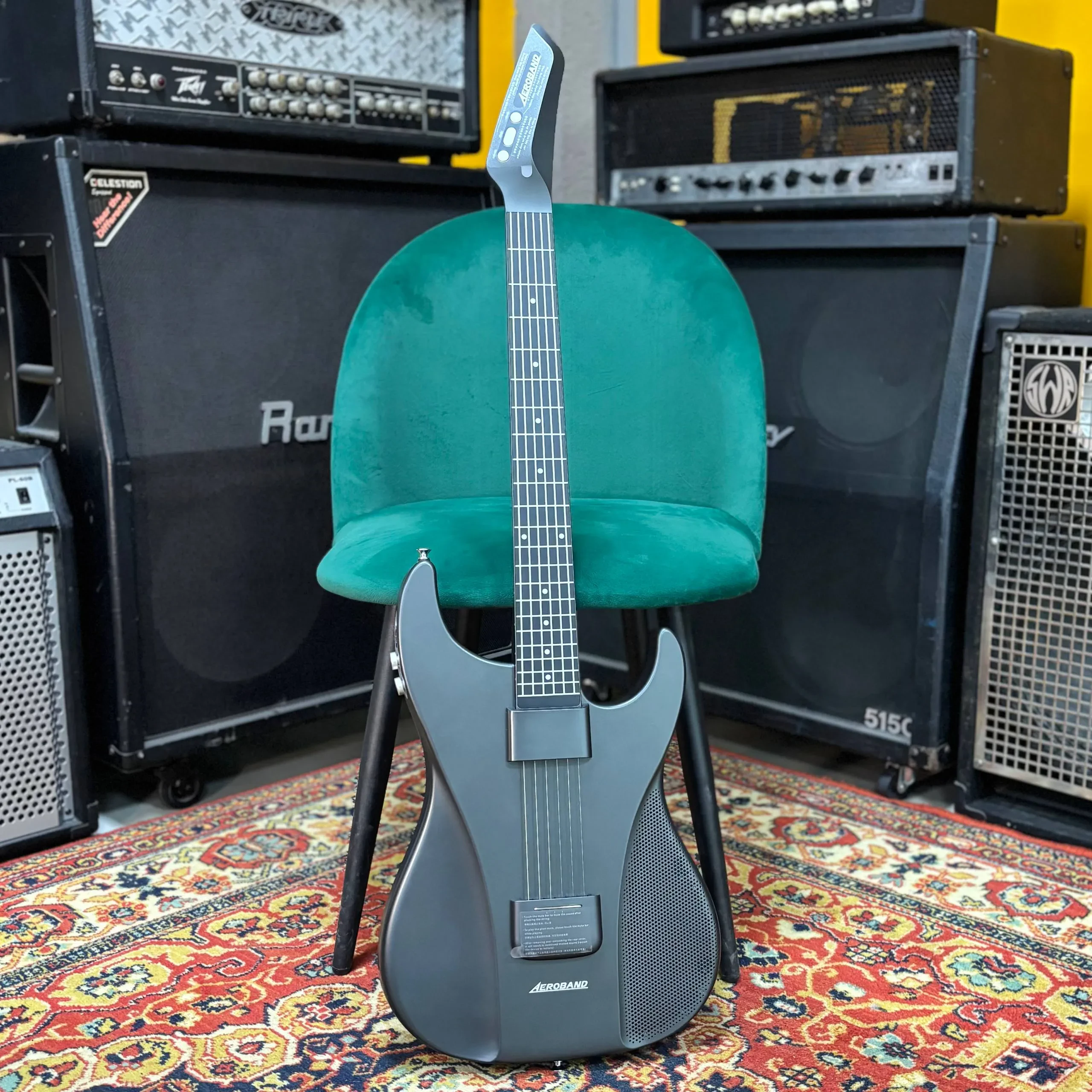Электрогитара Aeroband AG01 с кейсом и микрофоном