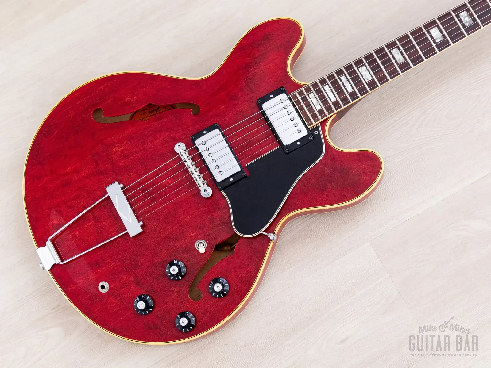 Б/У электрогитара Gibson ES-335 TDC полуакустическая, вишневая, 1967, с Patent No. pickups, с кейсом