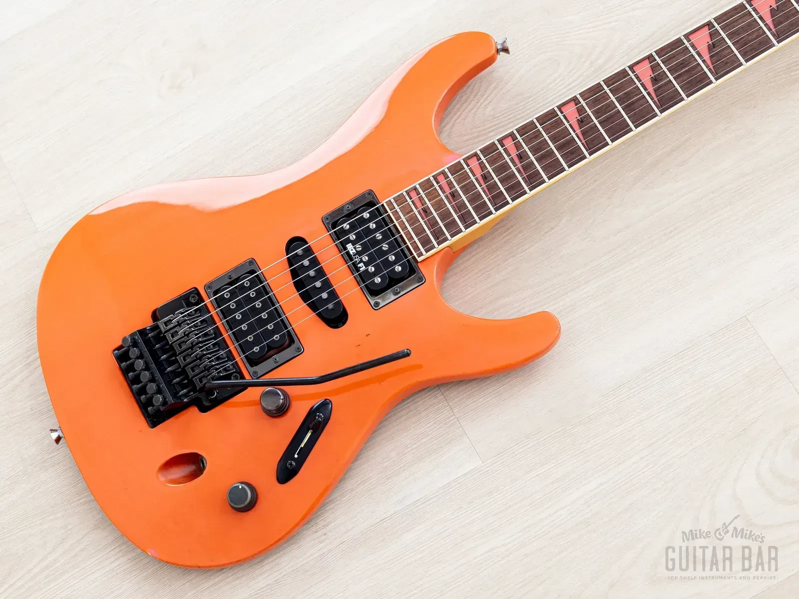 Б/У электрогитара Ibanez FGM100 Frank Gambale Signature лососёво-розовый HSH (1991, First Run, с автографом)